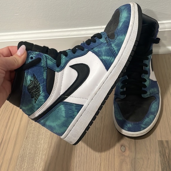 Air Jordan 1 Mid Women Jordan 1 women’s size 8.5
